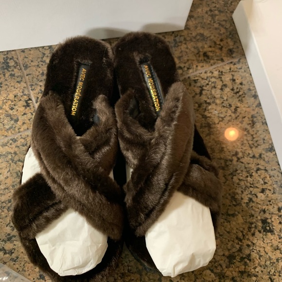 🩷AVEC MODERATION💘 St Moritz Platform cris cross Fur. - Picture 4 of 7